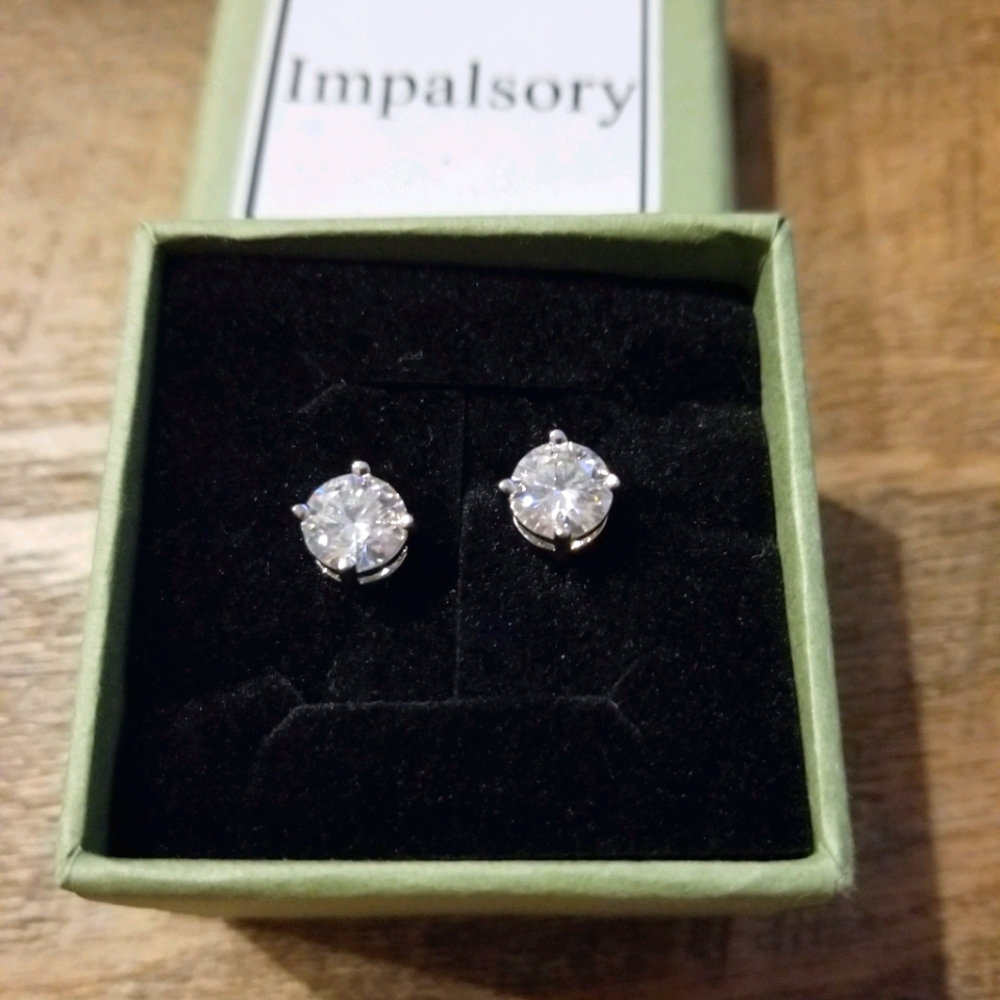 2.4ct stud earrings